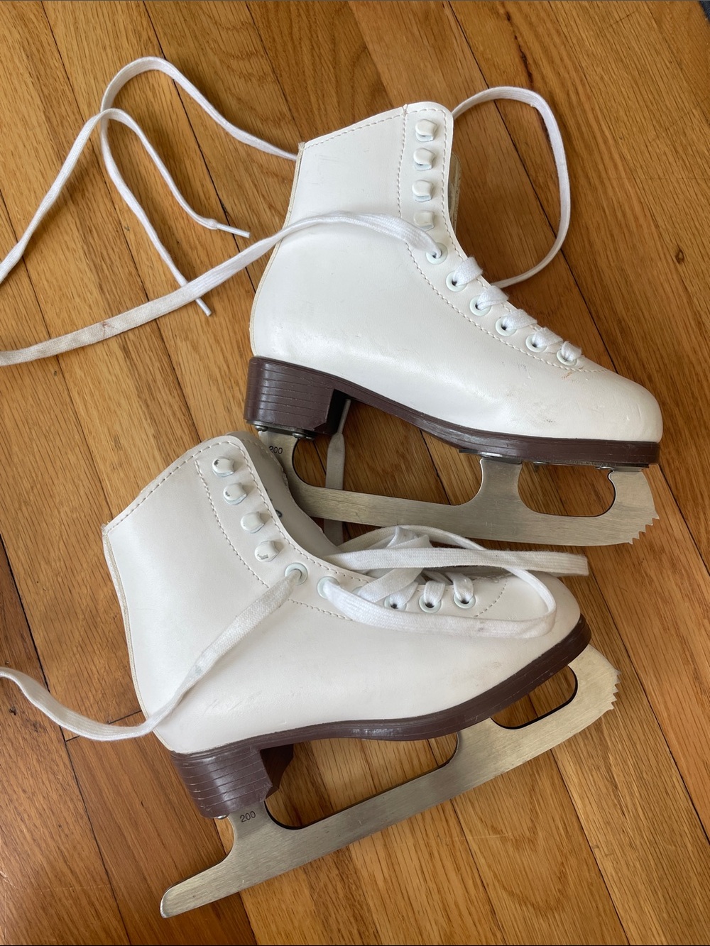 Classic White Kid’s Figure Ice Skates - Leather Look